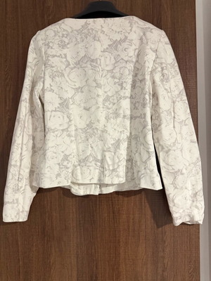 Mid-length white floral jacket S like new