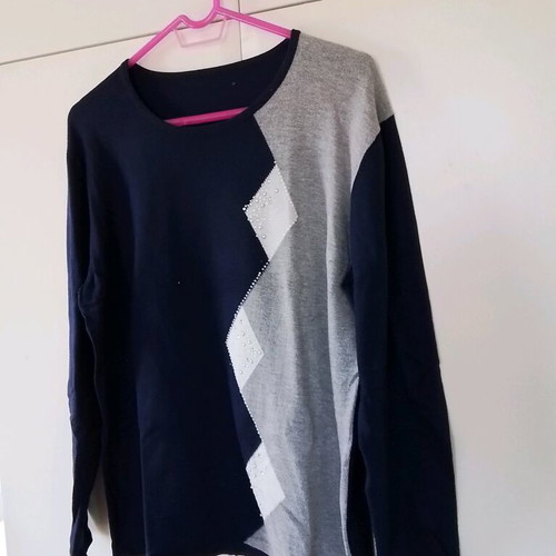 Blue warm sweater with front design like new, size XL