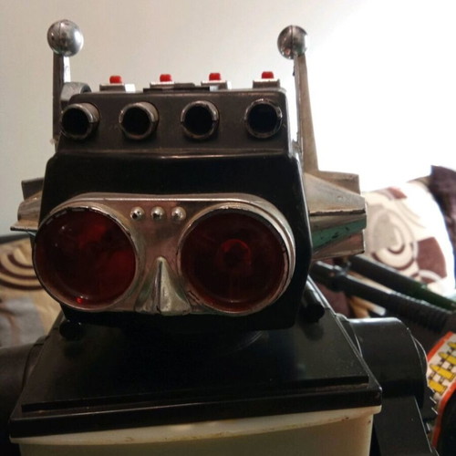 Plastic robot used, non-functional, 30 centimeters