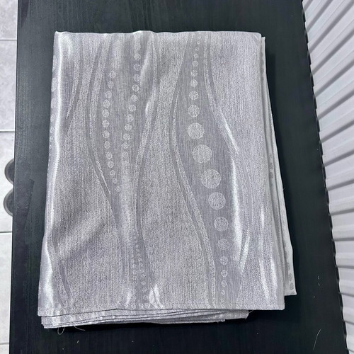 Tablecloth like new, dimensions 1.95x1.35, gray-silver