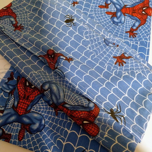 Ελαφρύ πάπλωμα κουβερλί Spiderman μεταχειρισμένο με δώρο μαξιλαροθήκη και ύφασμα