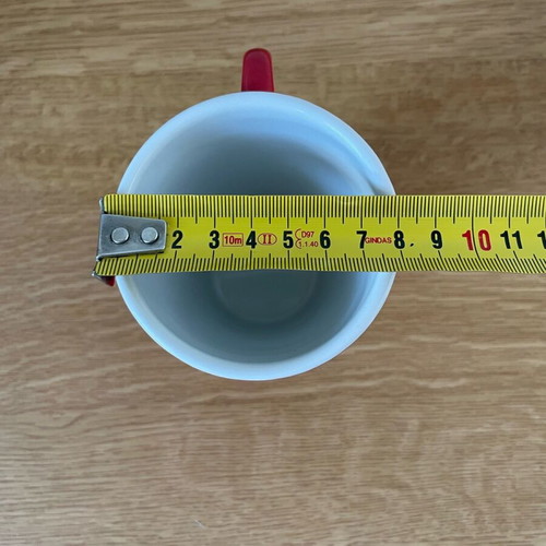 Set of 6 mugs with metal stand like new, red and white