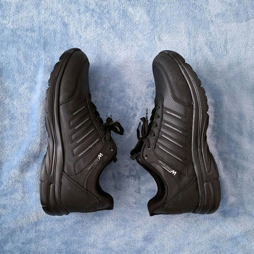 Men's sports sneakers size 43, black