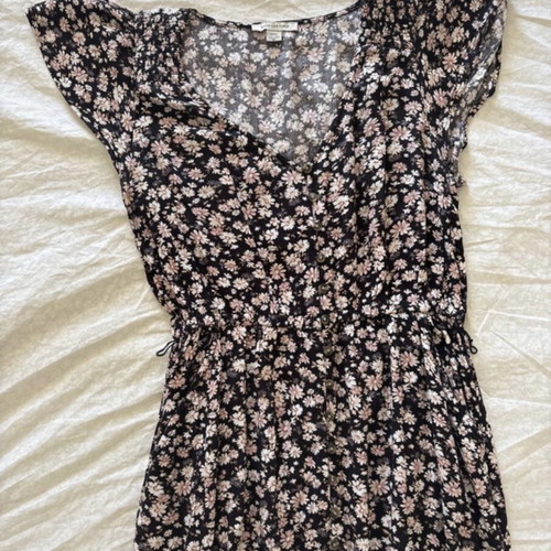 American Eagle floral dress like new with removable belt and pockets