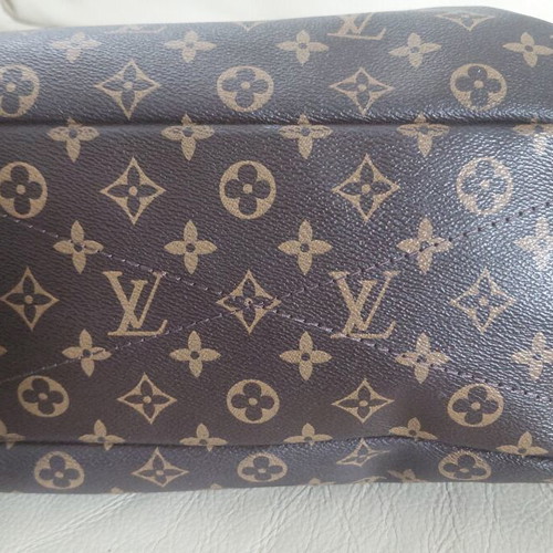 Louis Vuitton Monogram Shoulder Bag like new, brown canvas and leather