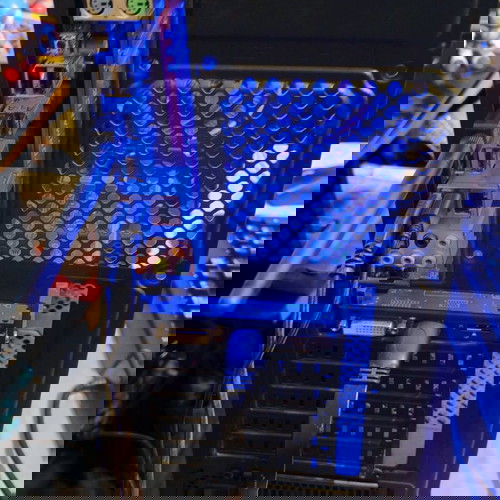 Gaming PC low budget σαν καινούργιο με κάρτα γραφικών Rx 550 4GB και πληκτρολόγιο Razer