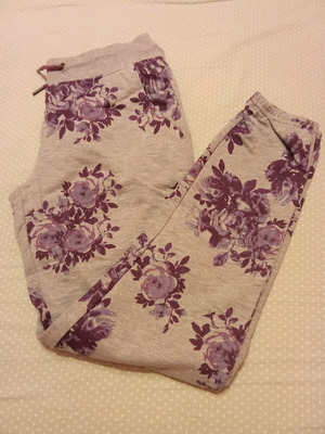 Esmara pajama pants size medium like new, gray and purple floral