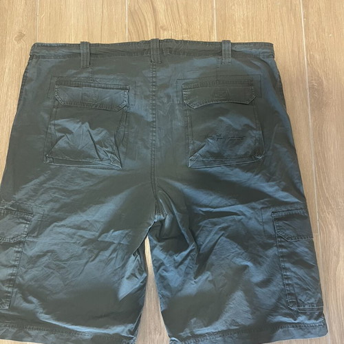BodyTalk Cargo Shorts XL like new, khaki