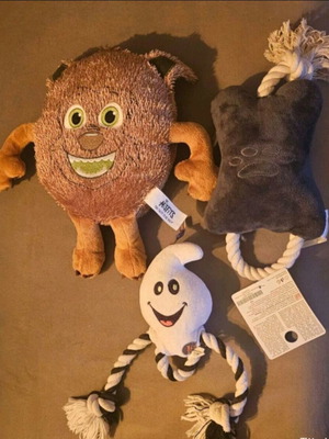 Dog toys like new, pack of 4 pieces