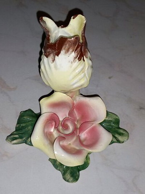 Small decorative antique vase like new