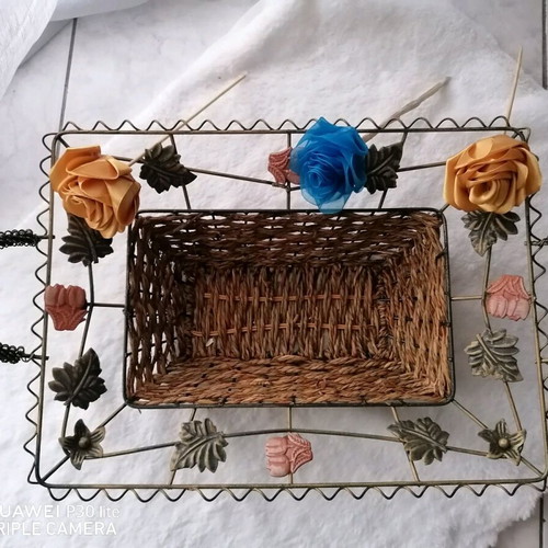 Decorative basket like new