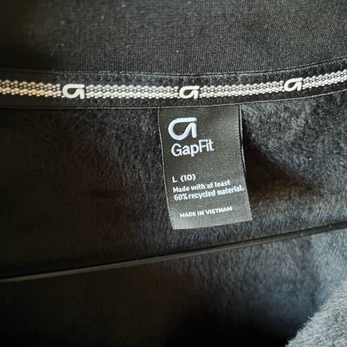 Gap black sweatshirt with inner fur new, size 10 years