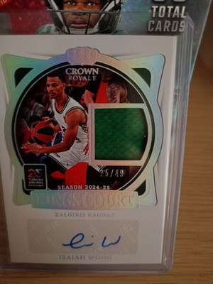Isaiah Wong 25/49 Zalgiris Kaunas Autograph and Patch card like new