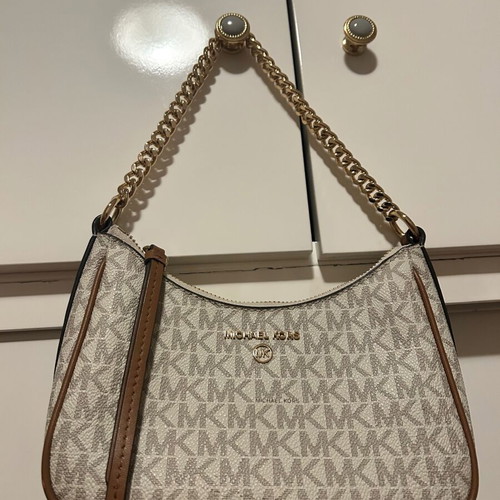 Τσαντάκι Michael Kors χειρός λευκό με χρυσή αλυσίδα σαν καινούργιο