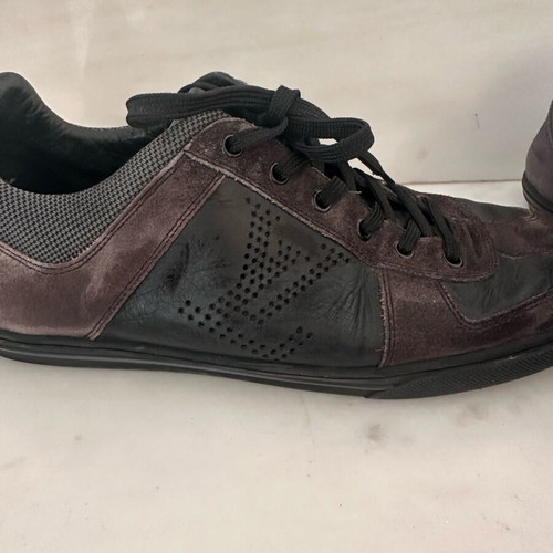 Louis Vuitton men's authentic sneakers used, size 40, black