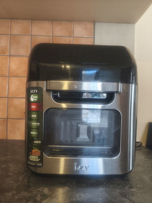 Air fryer like new, IZZY 12Lt 6in1 1800W
