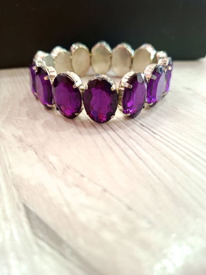 Fashion bracelet with amethyst stones used, purple