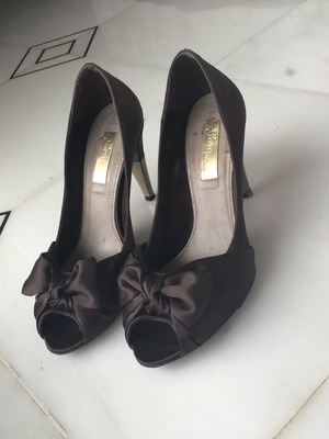 Satin peep-toe shoes with bow used, brown and gold, size 37