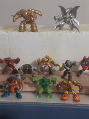 Gormiti figures pack of 12 like new