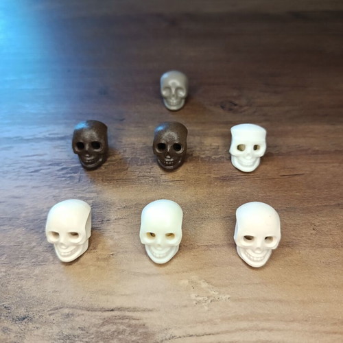 Playmobil skulls like new, gray and assorted