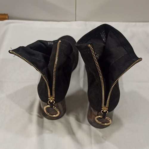 Women's boots used in very good condition, size 39
