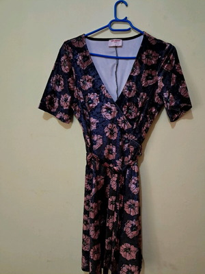 Pink Woman velvet dress used with multicolor flowers and belt
