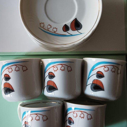 Set of 5 coffee cups with saucers like new, Fena porcelain