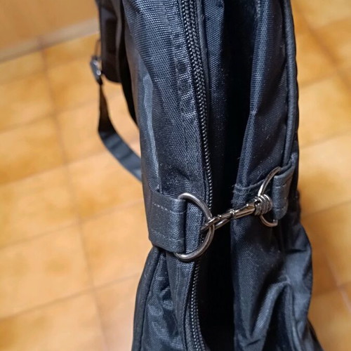 Suit bag like new, black, with zippers and detachable hanger