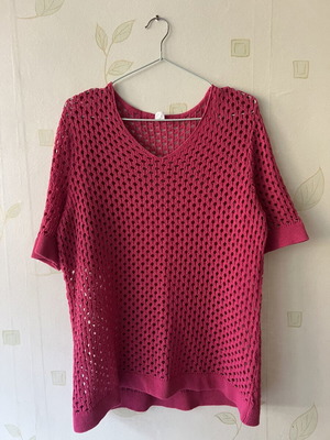 Cyclamen blouse with holes size M like new, A-Style