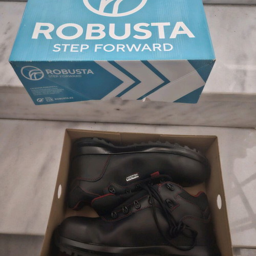 Industrial shoes with steel toe unused, size 44