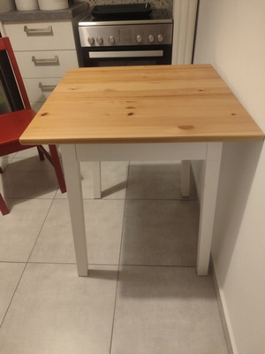 Τραπέζι IKEA PINNTORP σαν καινούργιο 65x65 εκ