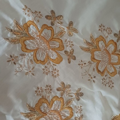 Hand-Embroidered Table Linen like new, 105x42 cm