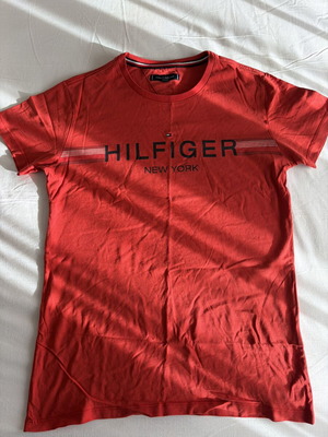 Tommy Hilfiger ανδρική μπλούζα σε κόκκινο, μέγεθος M