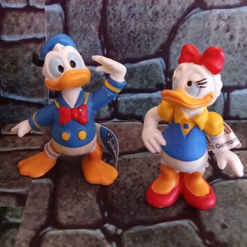 Disney Donald Duck and Daisy Duck figures set like new, vintage
