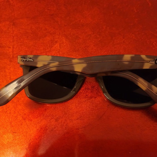 Ray-Ban Wayfarer Rare Prints sunglasses like new, multicolor