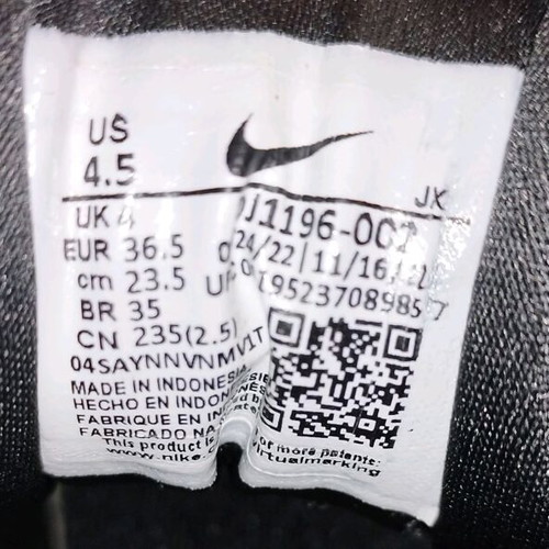 Nike kids sneakers size 36.5 like new, black with laces