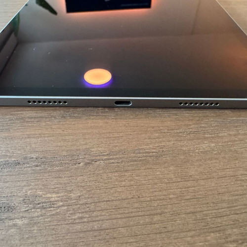 Apple iPad Pro 11" 4th Gen 2022 M2 8GB 128GB Wi-Fi used with case