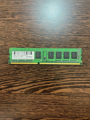Samsung 4GB DDR3 DIMM Desktop RAM used, 1333MHz PC3-10600U