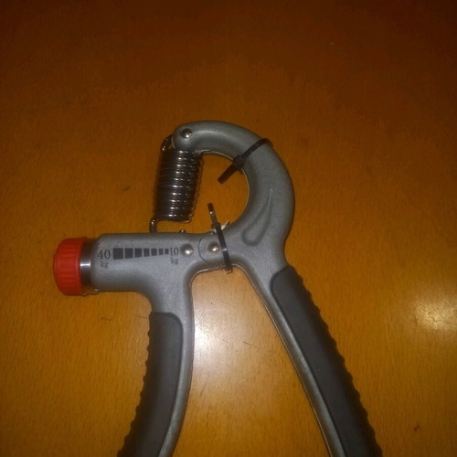 Hand grip exerciser for wrists and fingers, like new, 10-40kg