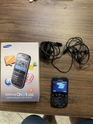 Samsung Chat 335 GT-S3350 vintage phone used with box charger and headphones