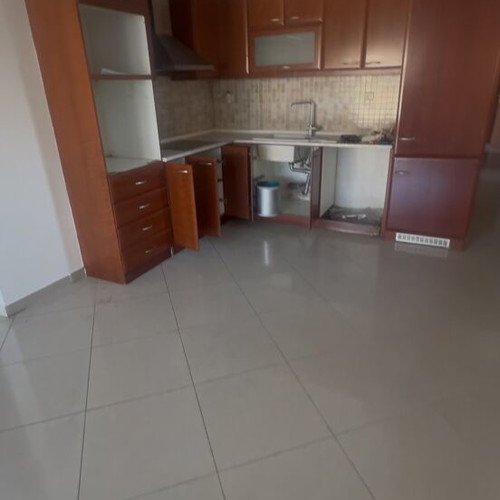Kitchen cabinets used, complete set 2.70m x 2.30m with oven and microwave space