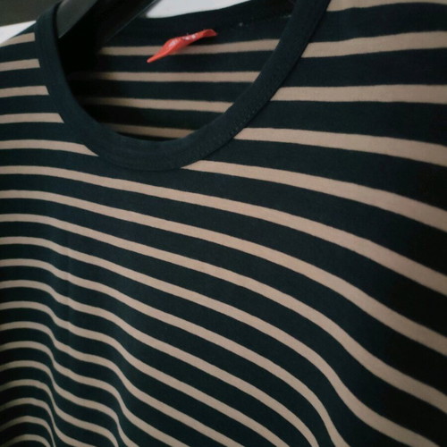 T-shirt Hugo Boss medium long sleeve like new, black and beige