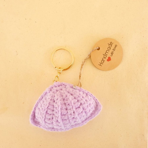 Shell keychain lilac knitted handmade, new