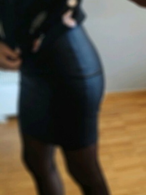 Toi&Moi black fitted leather skirt new, size S