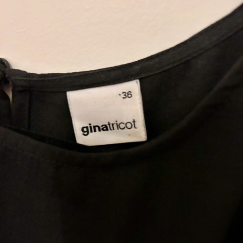 Gina Tricot off shoulder black blouse size 36