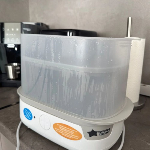 Tommee Tippee Electric Sterilization Machine like new, newborn baby