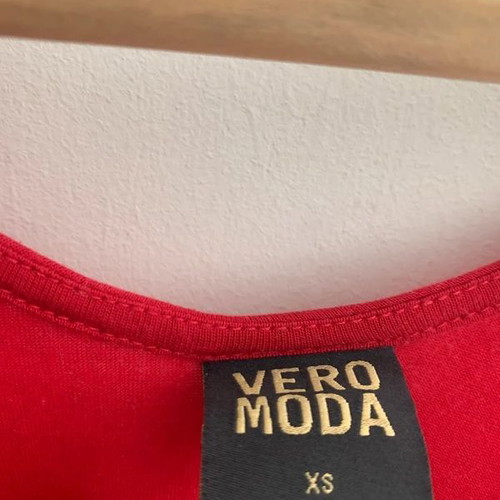 Vero Moda red top XS