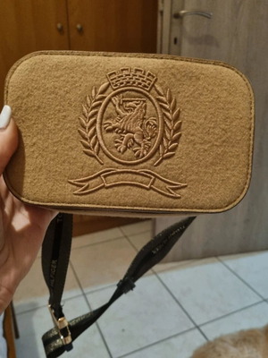 Tommy Hilfiger Iconic Bumbag σαν καινούριο, μπεζ τσαντάκι μέσης