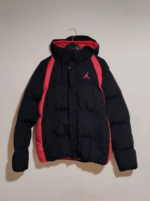 Jordan Puffer Jacket like new, size M, black and red