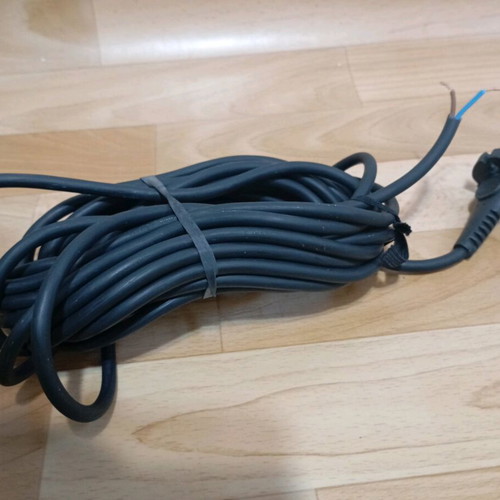 Electric wire 7 meters with plug used, 2000 watt load capacity